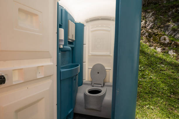 Best Portable bathroom rental  in Slinger, WI